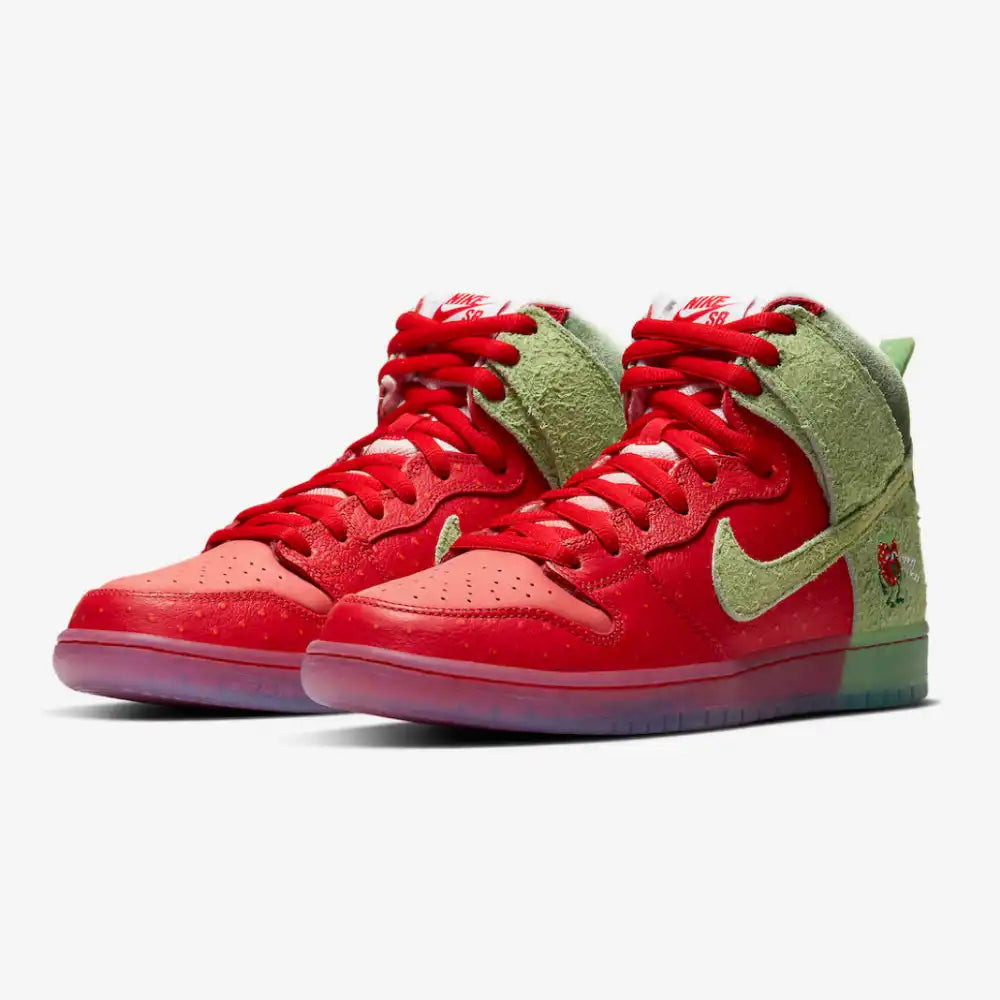 SB Dunk High Pro Strawberry