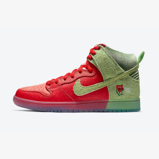 SB Dunk High Pro Strawberry